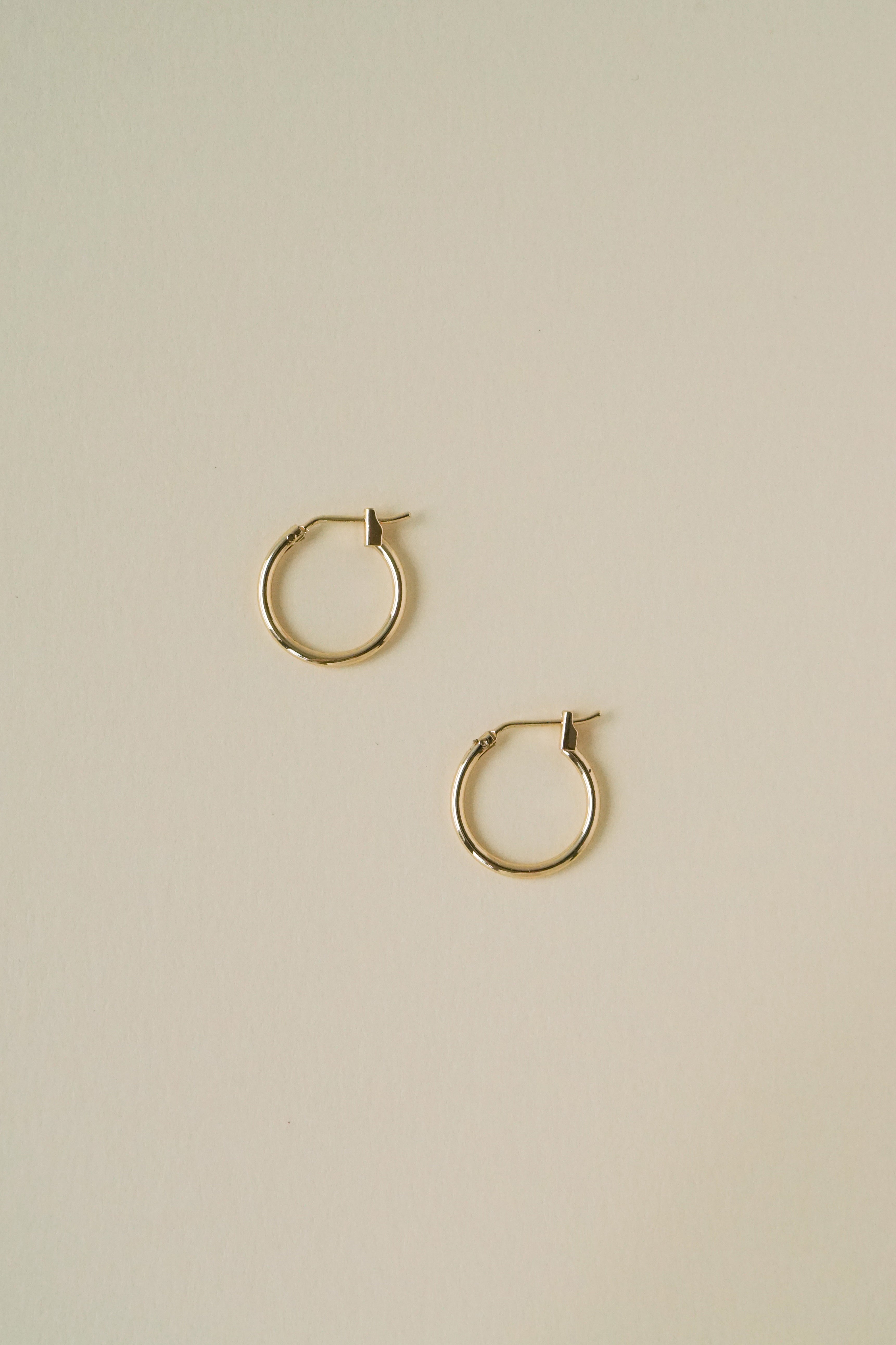 Basic Hoops in Gold (16mm)